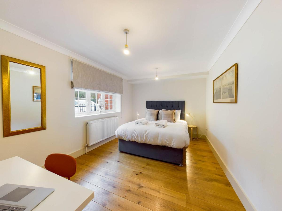 Redhill Town Centre Apartments By Livingo Exterior foto